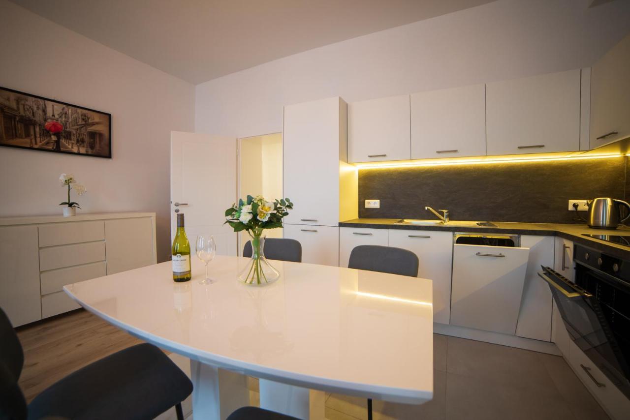 Top Class Apartments In Carlsbad 카를로비바리 외부 사진