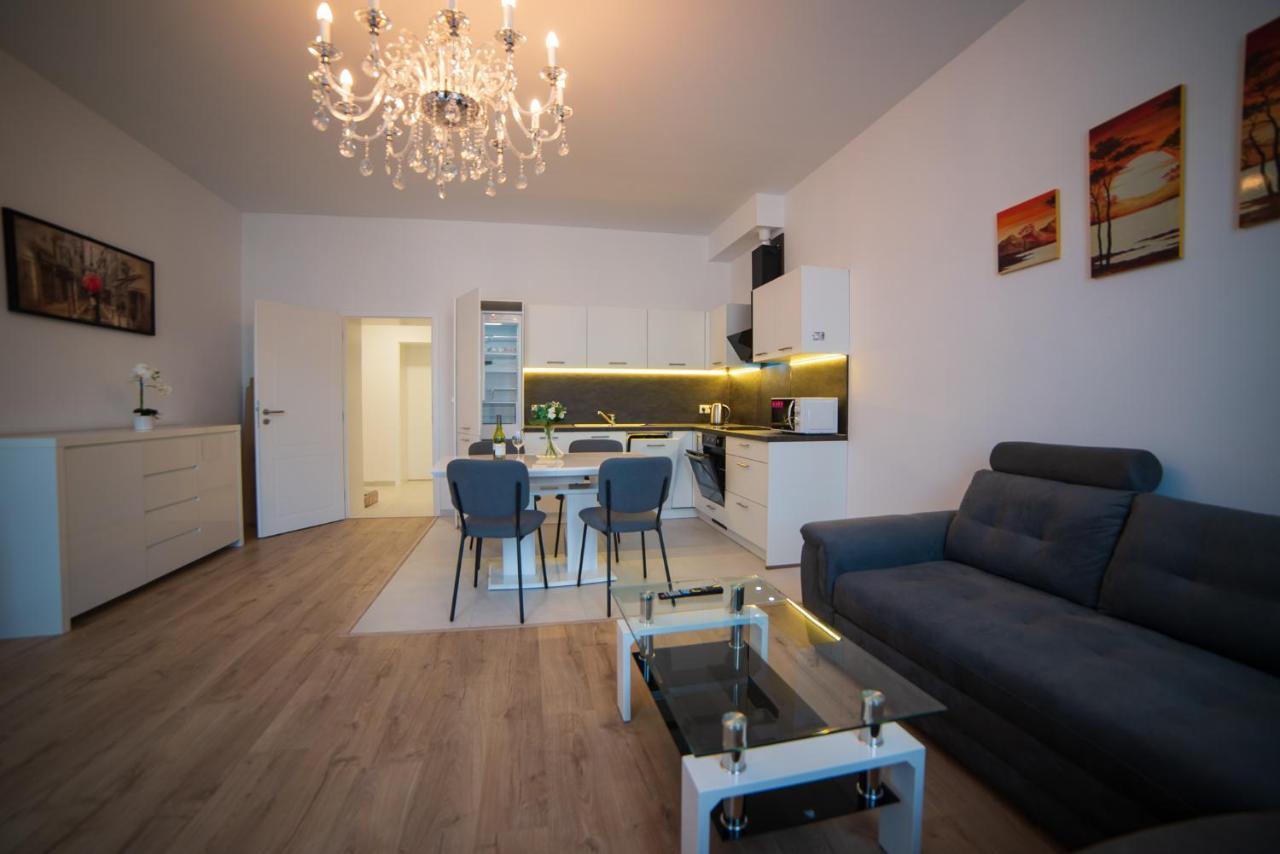 Top Class Apartments In Carlsbad 카를로비바리 외부 사진